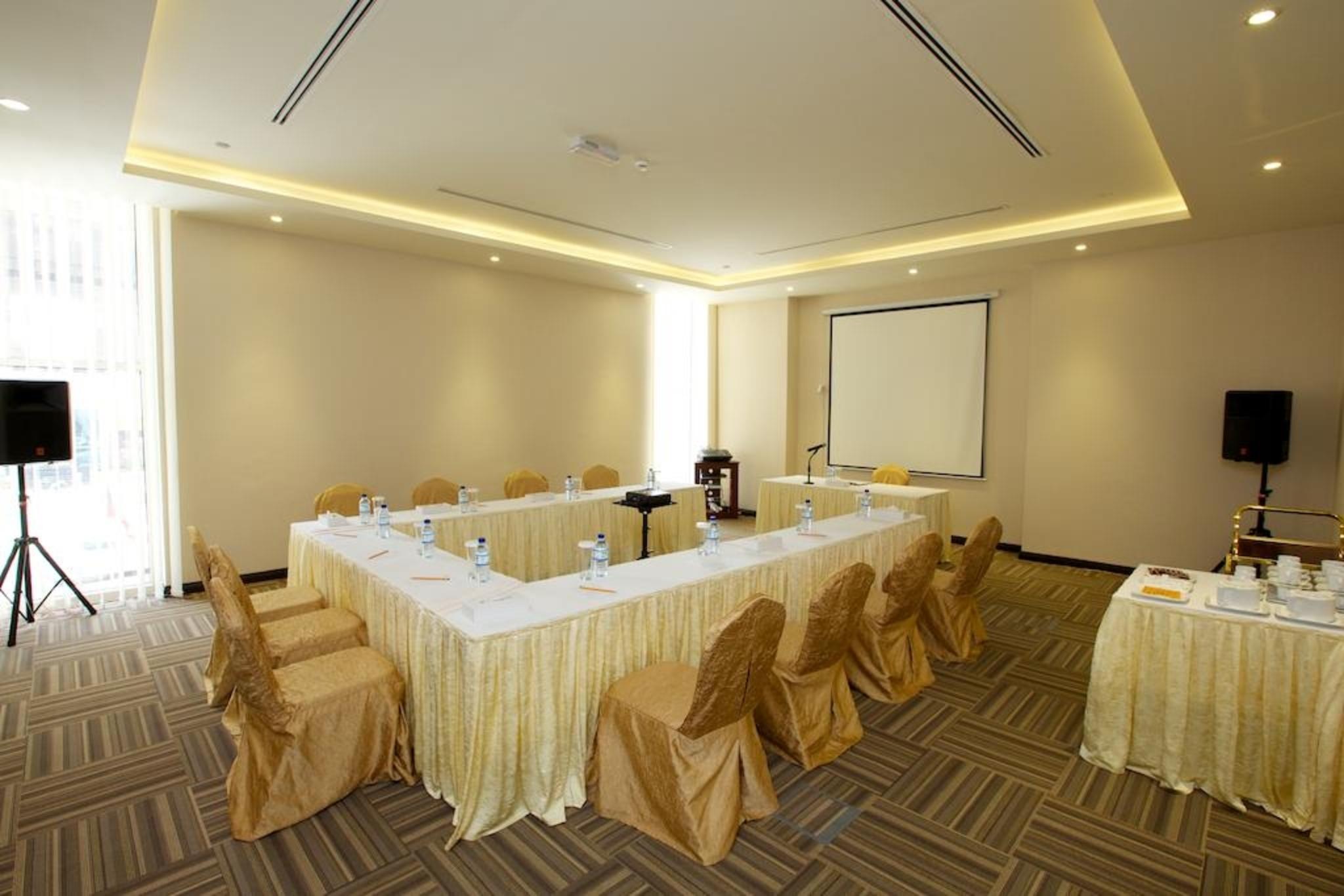 Nehal Hotel Abu Dhabi Exterior photo